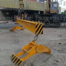 Траверса линейная в комплекте с захватами для плит перекрытия